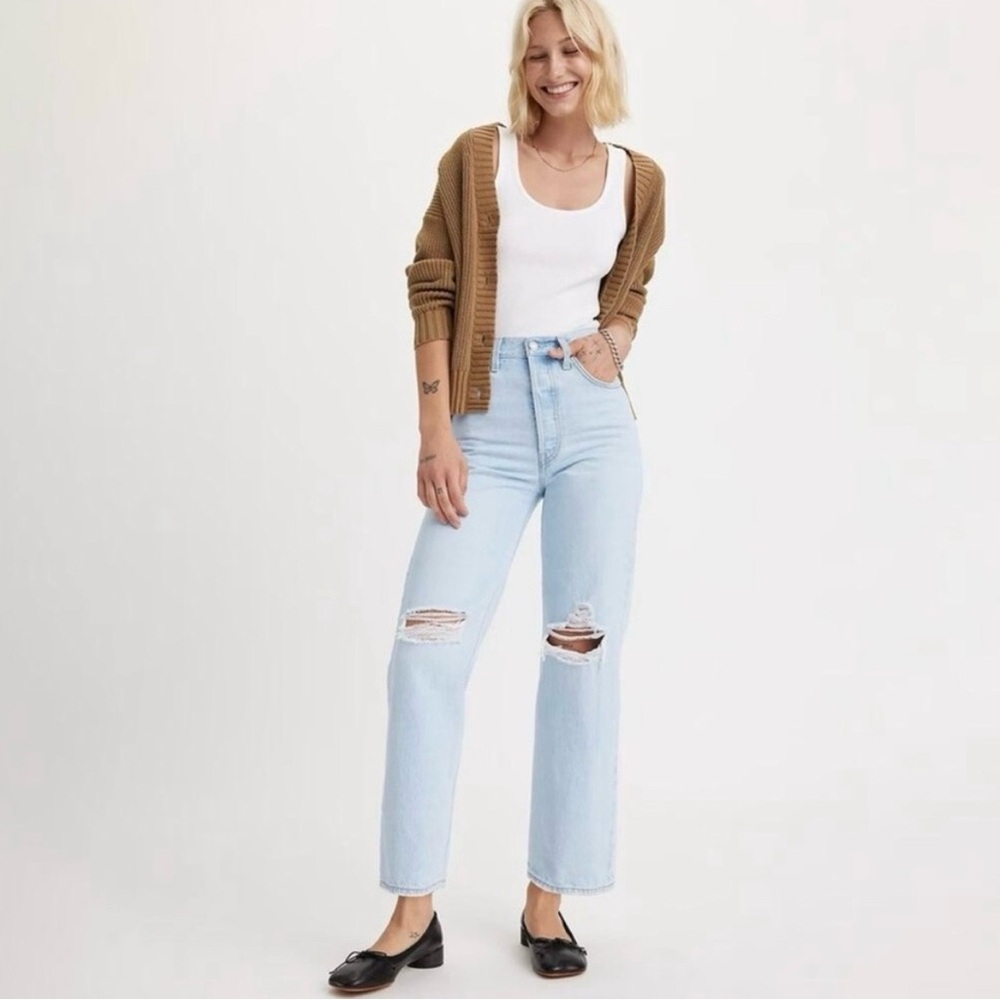 Levi’s Straight Ankle Light Wash Distressed Jeans